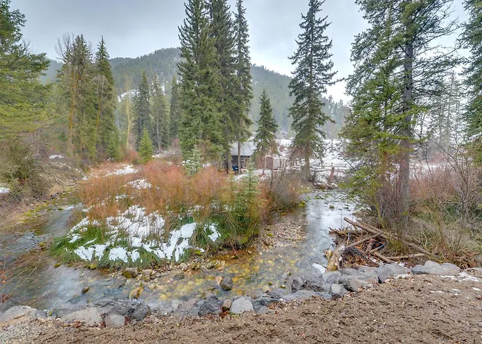Covered Patio, Creek & Mtn Views: Nature Hub Holiday home *