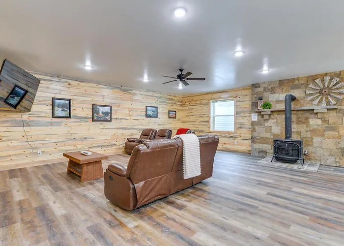 Covered Patio, Creek & Mtn Views: Nature Hub *