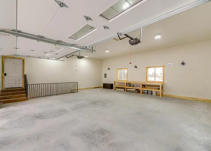 Holiday home Covered Patio, Creek & Mtn Views: Nature Hub *